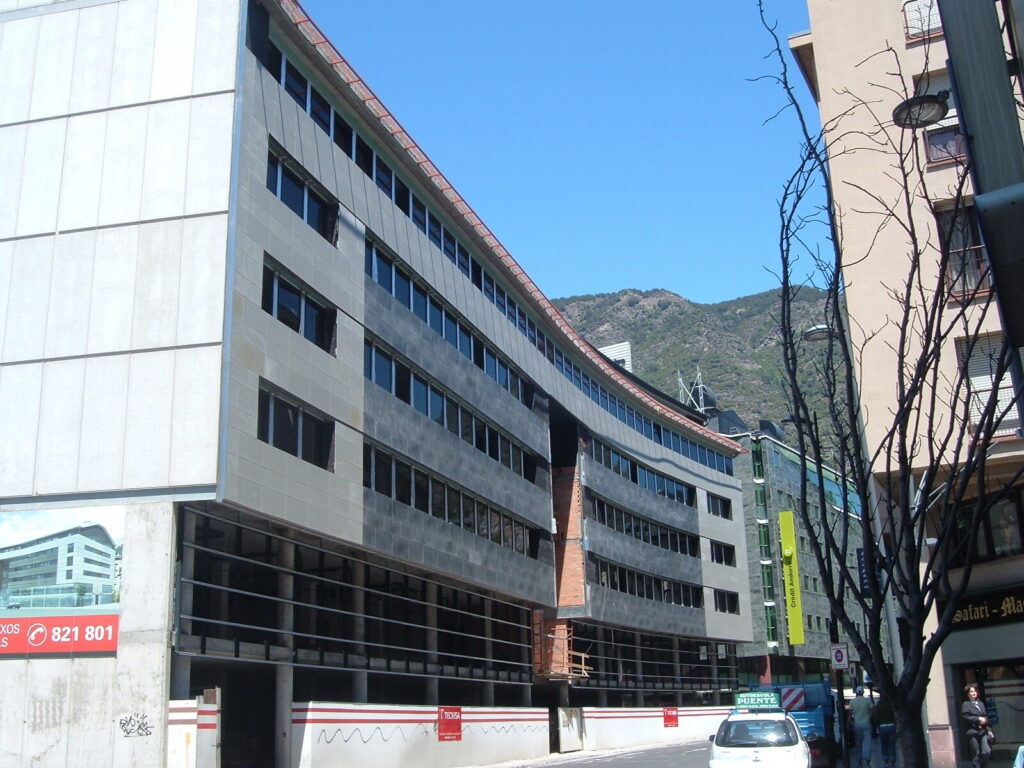 02 Edificio Oficinas Andorra
